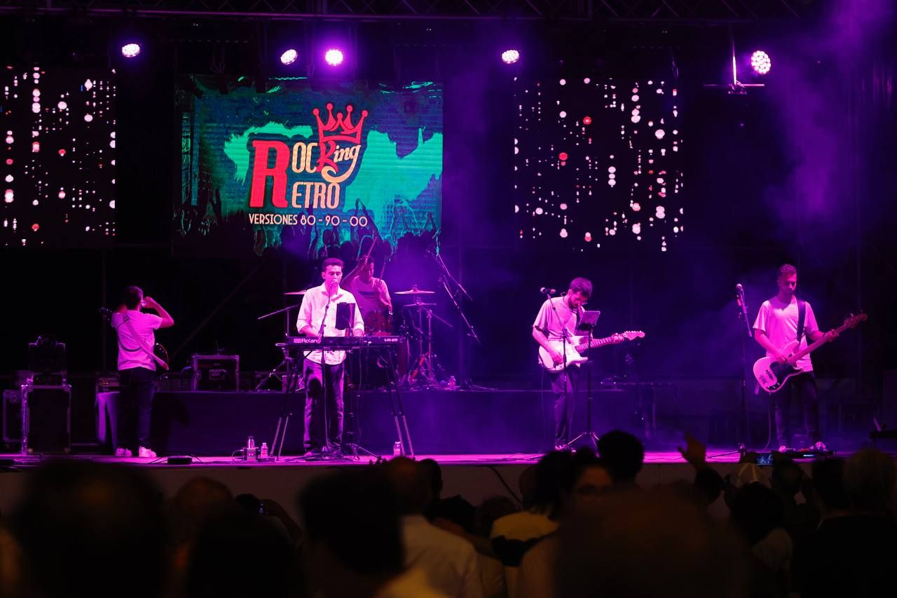 El Arenal se anima desde primera hora en el día del inicio de la Feria de Córdoba
