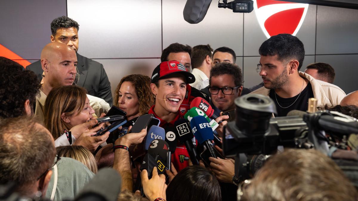 Marc Márquez fue el padrino de excepción en la apertura del nuevo concesionario Ducati en Barcelona