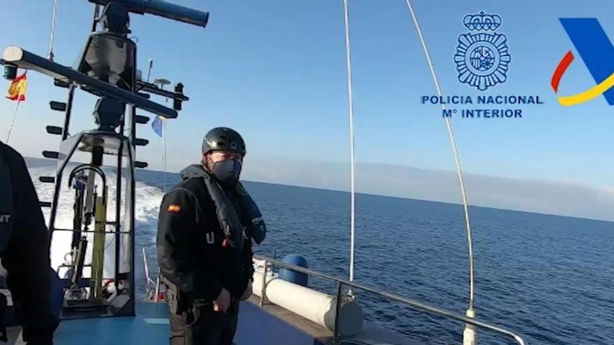 Cinco detenidos con 2.000 kg de hachís en una narcolancha en el Mediterráneo