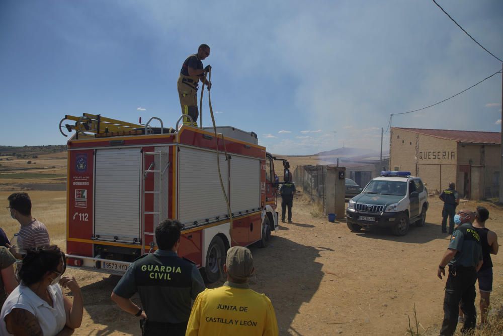 Incendio de una nave ganadera en Sanzoles