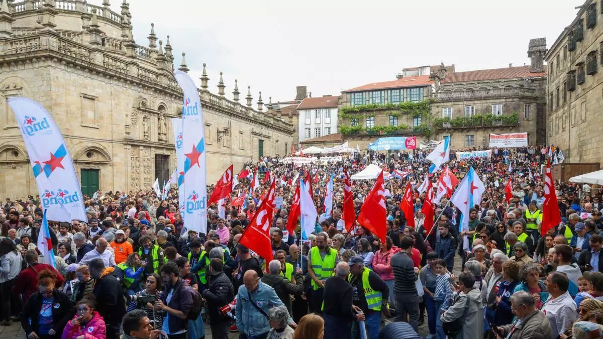O galego inunda Santiago nun 17 de maio de reivindicación e festa: «Begoña Caamaño tería estado aquí con nós»