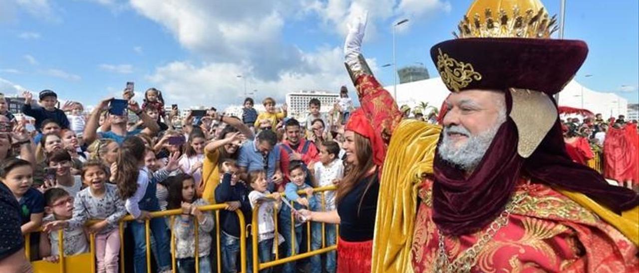 Un médico de Gran Canaria cree que no es el momento de celebrar la recepción a los Reyes Magos por la alta incidencia de Covid-19