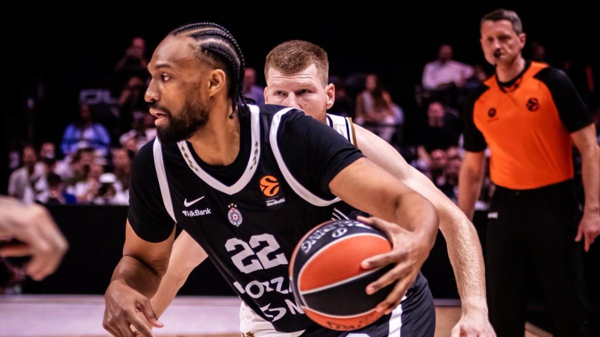 Jabari Parker disputó su primer partido de Euroliga en el Partizán
