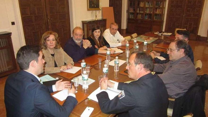 Reunión de seguridad para la Semana Santa celebrada ayer en el Consistorio.