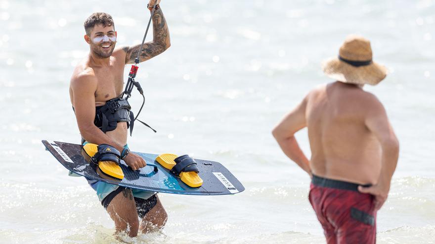 Kitesurf en Santa Pola: conectados con el viento y el mar