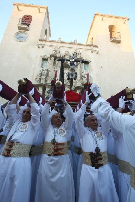 Tradicional encuentro del Cristo del Mar con su madre, la Virgen de los Dolores