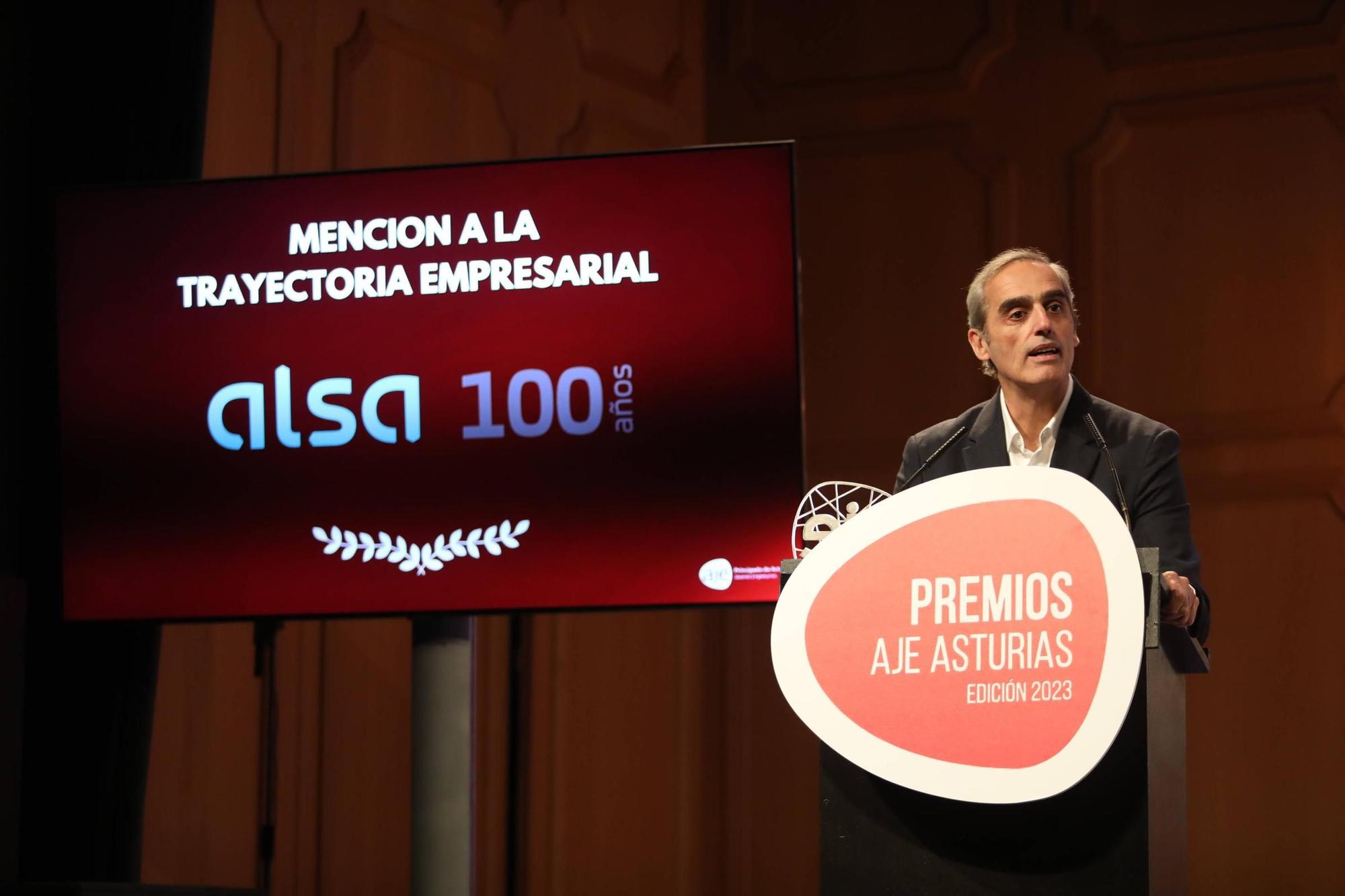 EN IMÁGENES: Así fue la entrega de premios de la Asociación Jóvenes Empresarios en el Filarmónica