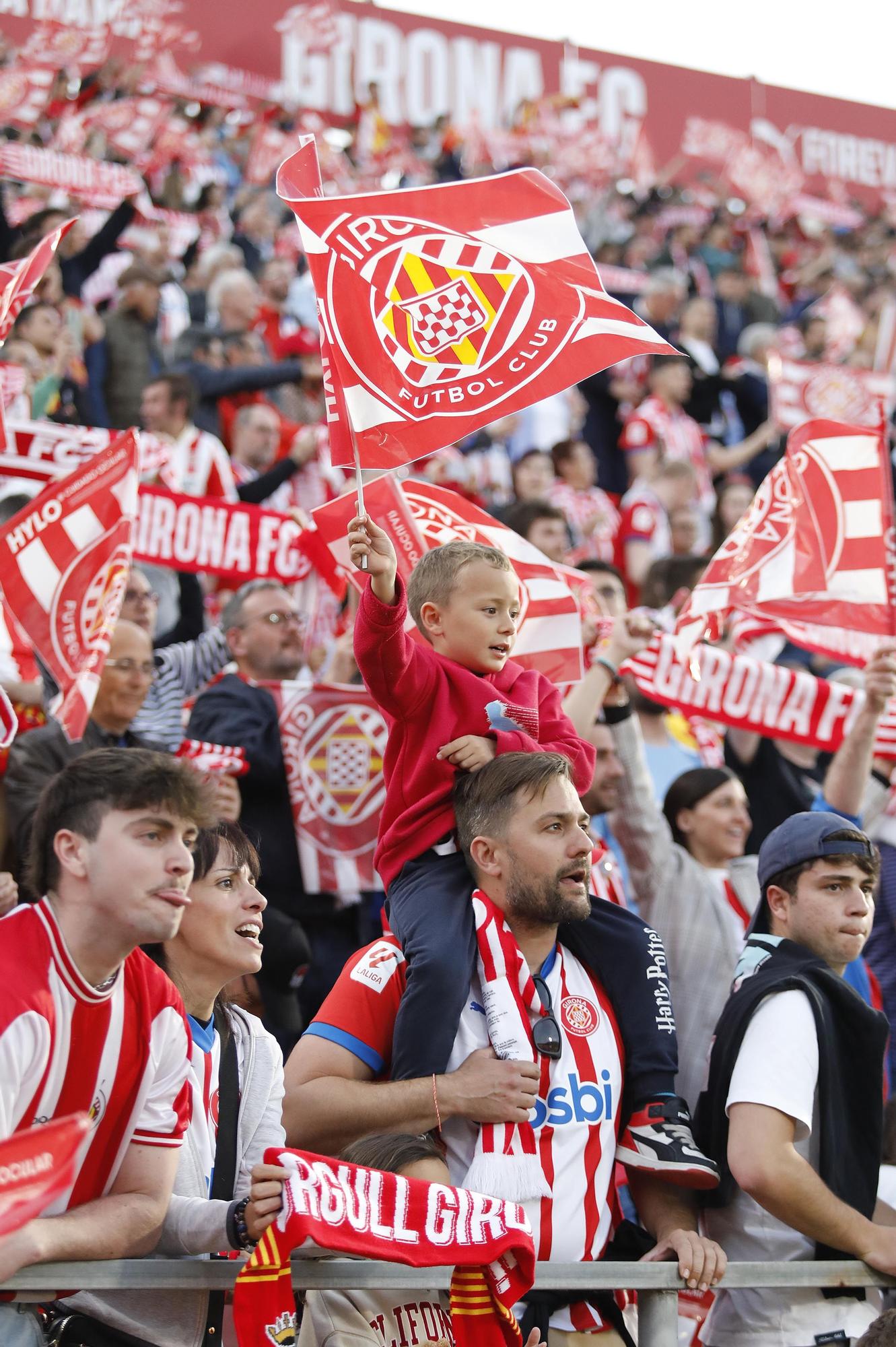 ANIOL RESCLOSA - ESTADI MONTILIVI GIRONA - PARTIT FUTBOL GIRONA FC FCB BARÇA (4-2) - GIRONA BARÇA - TEMPORADA 2023-2024 - 1A DIVISIO - PUBLIC AFICIO - MICHEL SANCHEZ ENTRENADOR GIFC - XAVI HERNANDEZ ENTRENADOR BARÇA - TV CAMARA TELEVISIO