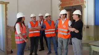 El alcalde de Ontinyent visita la reanudación de las obras del CEIP Martínez Valls