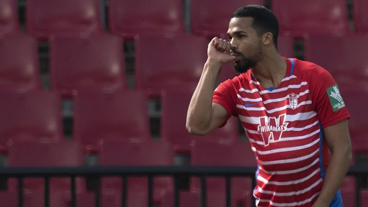 Yangel Herrera festeja un gol con la camiseta del Granada