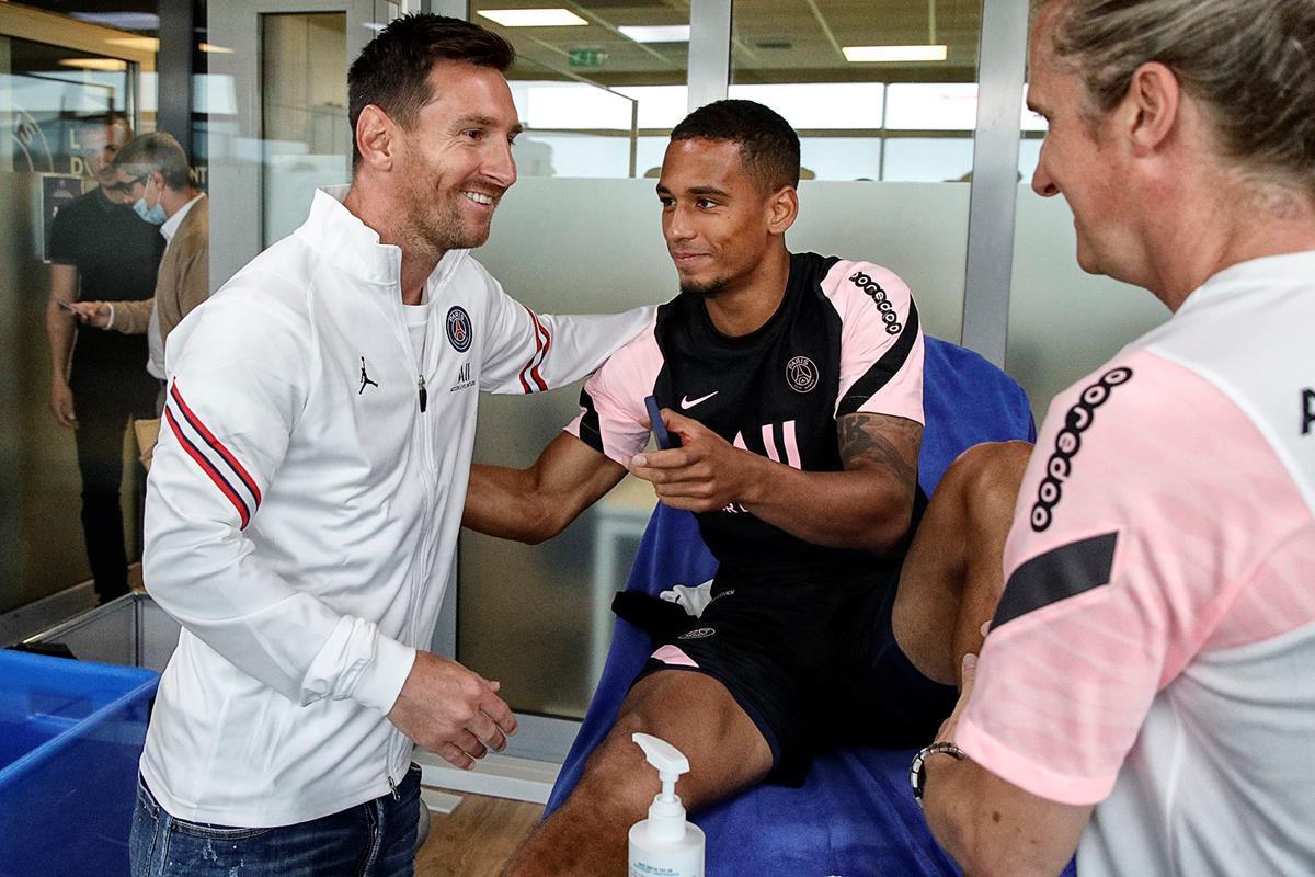 Las mejores imágenes del primer entrenamiento de Messi con el PSG Las mejores imágenes del primer entrenamiento de Messi con el PSG