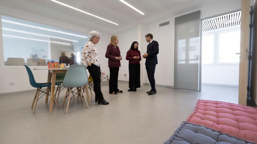 Tonyi Ferrer, Carolina Escandell, Raquel Guasch y Sergio González durante la inauguración de la sala Gessel.