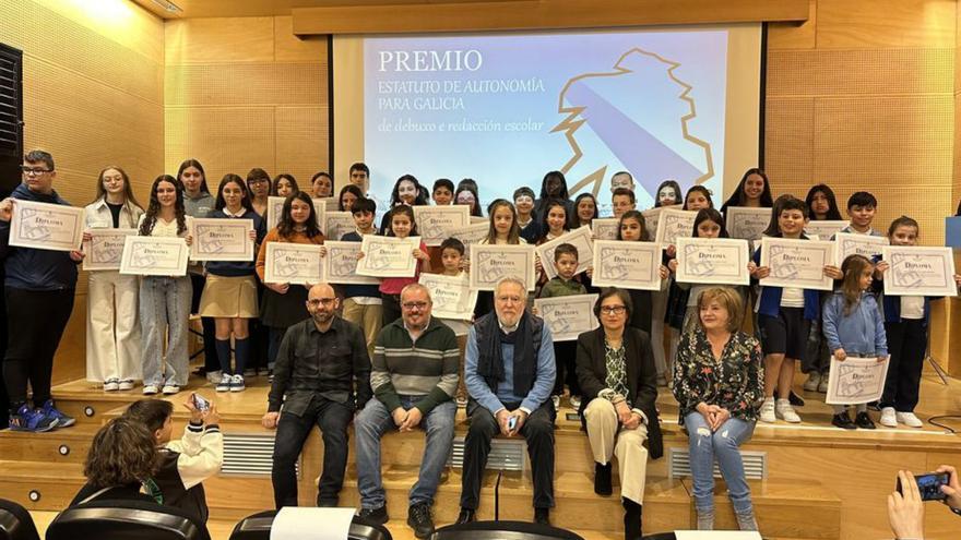 La Diputación galardona a 45 escolares de la provincia en el Premio Estatuto de Autonomía