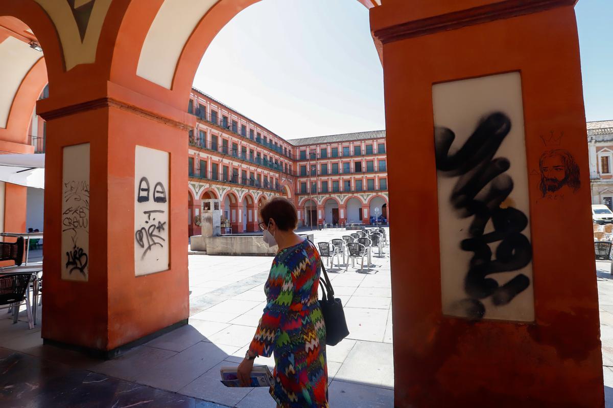 Pintadas y Graffitis en la Plaza de la Corredera. Pintadas del patrimonio artístico