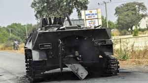 Un tanque utilizado por miembros del grupo yihadista Boko Haram que fueron capturados por las tropas nigerianas, en Uba, Nigeria, en 2015. 