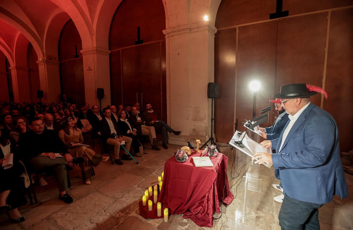 Lectura de Don Juan Tenorio XIII en el Claustro histórco de la Concatedral de San Nicolás