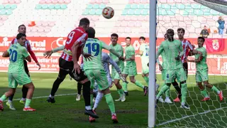 Kike Márquez acerca al Zamora a la permanencia