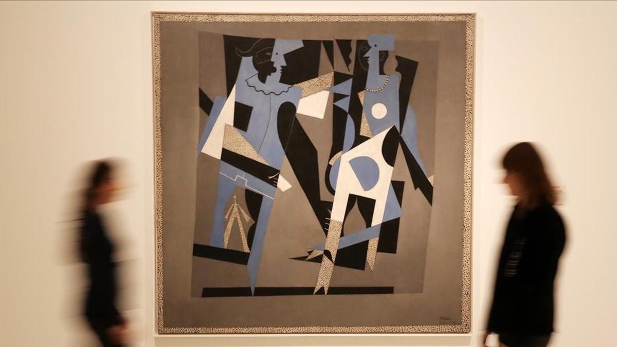 Arlequín y mujer con collar' (1917) de Pablo Picasso, una de las obras maestras de 'Cubismo y guerra'.