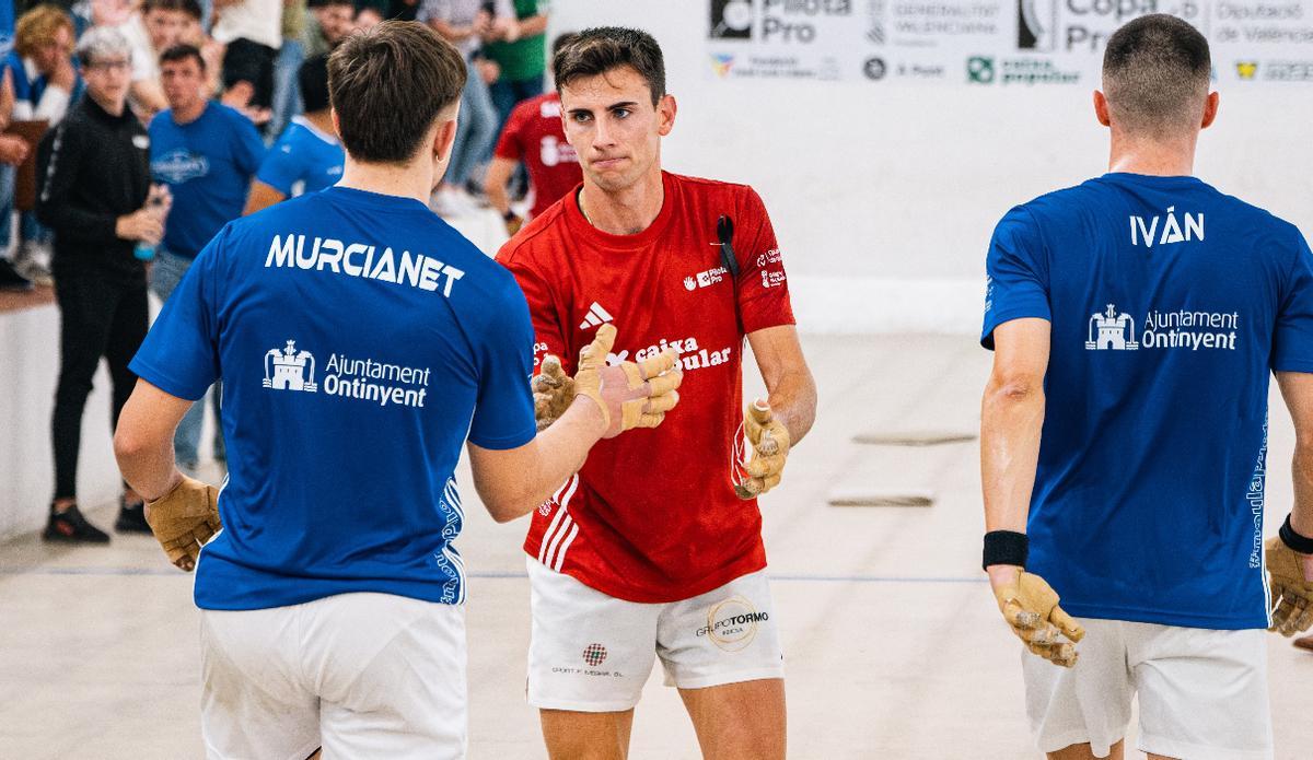 Tonet IV i Murcianet es feliciten en la final de Copa.