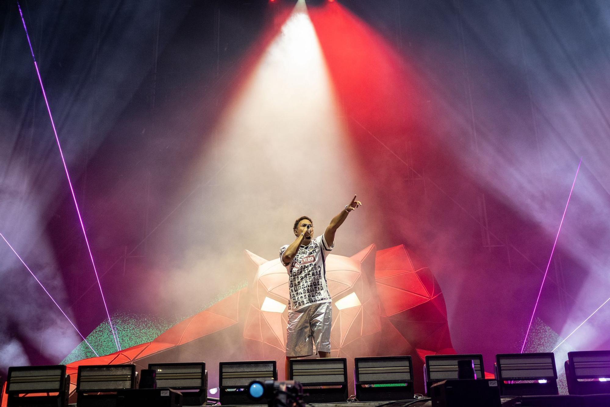 En imágenes | La Feria de Zaragoza se rinde al perreo con el reguetón de Myke Towers