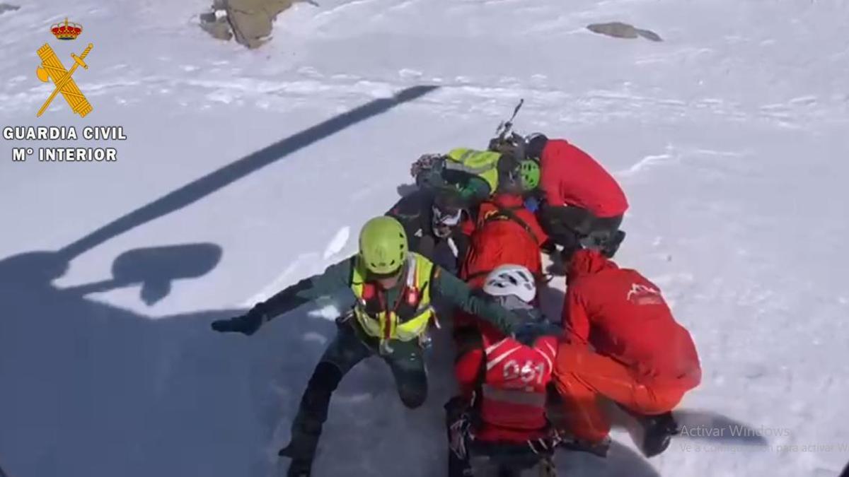 La Guardia Civil rescata a la montañera catalana en Panticosa