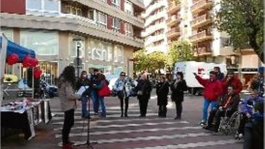 La lectura del manifest del Comitè Primer de Desembre a Girona.