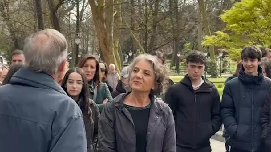 Una premio "Princesa" de paseo por el Campo San Francisco de Oviedo: "Les pido que lo cuiden mucho"