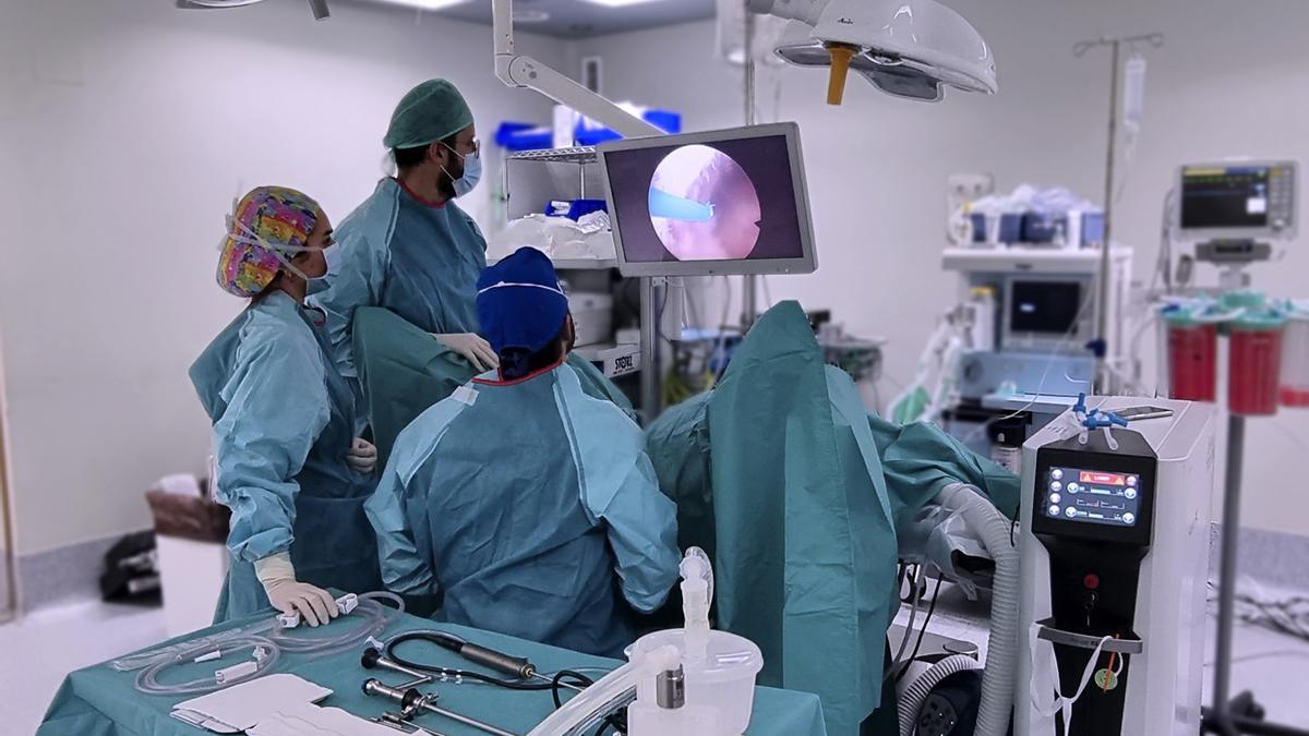 La Enucleación Prostática mediante Láser Holmium es el nuevo servicio que ofrece el Servicio de Urología del Hospital Quirónsalud Marbella