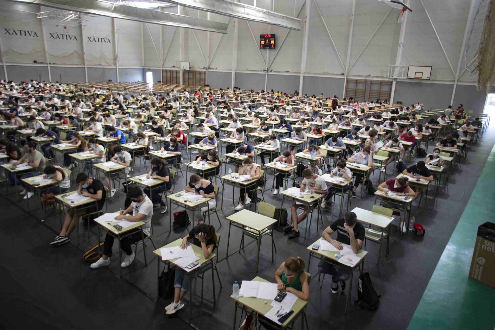 Así fueron las pruebas de la PAU para los estudiantes de la Costera en Xàtiva