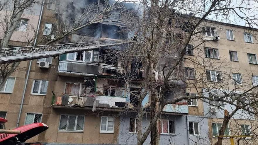 Edificio dañado por los bombardeos en Mykolaiv.