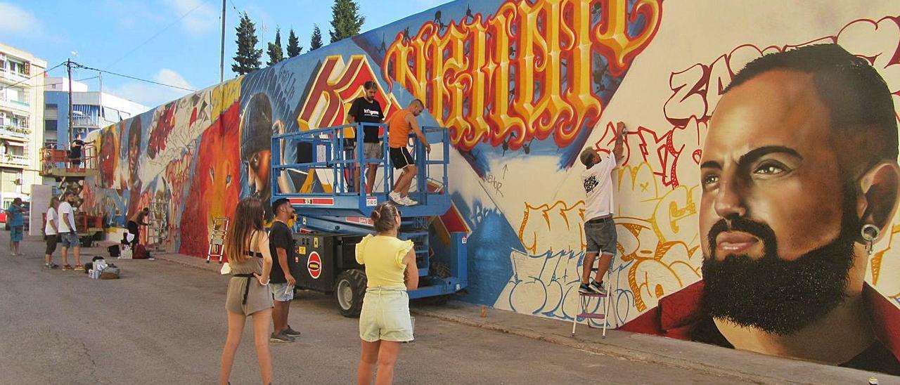 Godella celebra su festival con un mural colectivo | A.G.