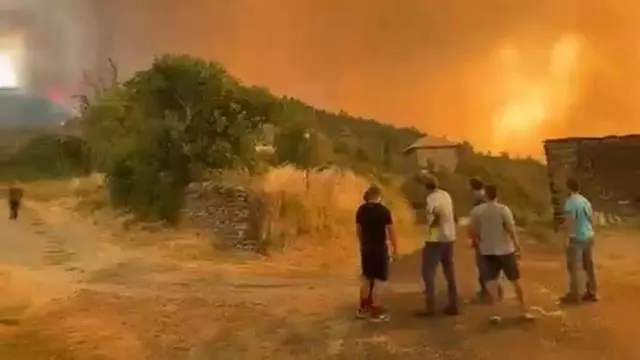El incendio de La Peña se acerca de forma descontrolada a Arbués