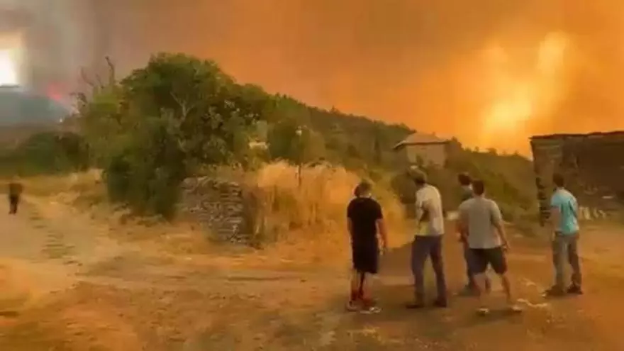 El incendio de La Peña se acerca de forma descontrolada a Arbués