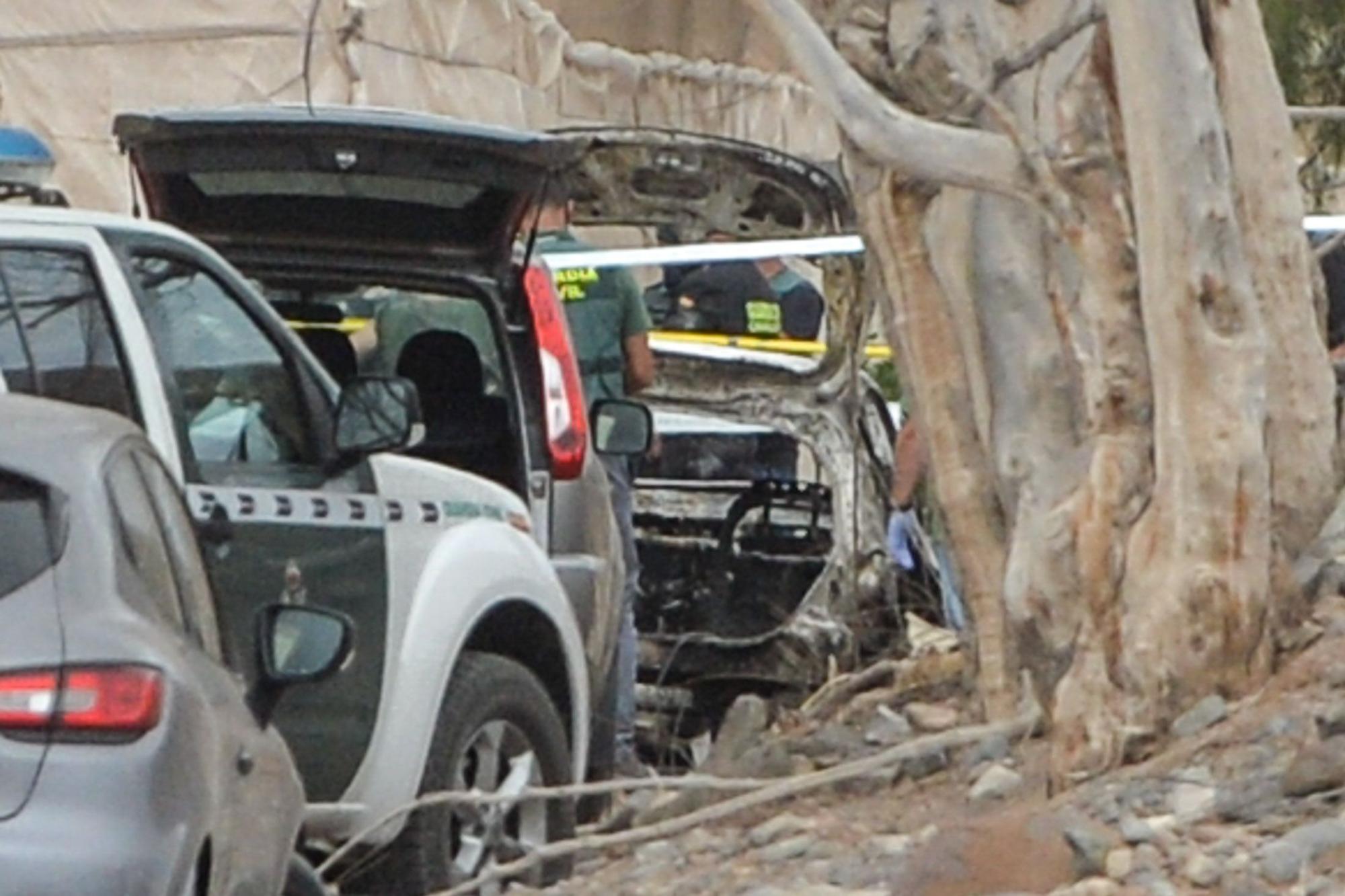 Vehículo calcinado con un cadáver en su interior en Pozo Izquierdo (13/09/2021)