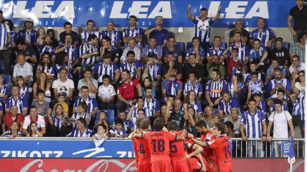 Mendizorroza ya se llenó con la visita de la Real Sociedad