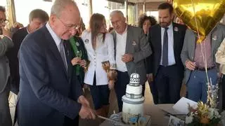 El alcalde de Málaga celebra sus 80 años con su equipo: "Me siento lleno de energía"