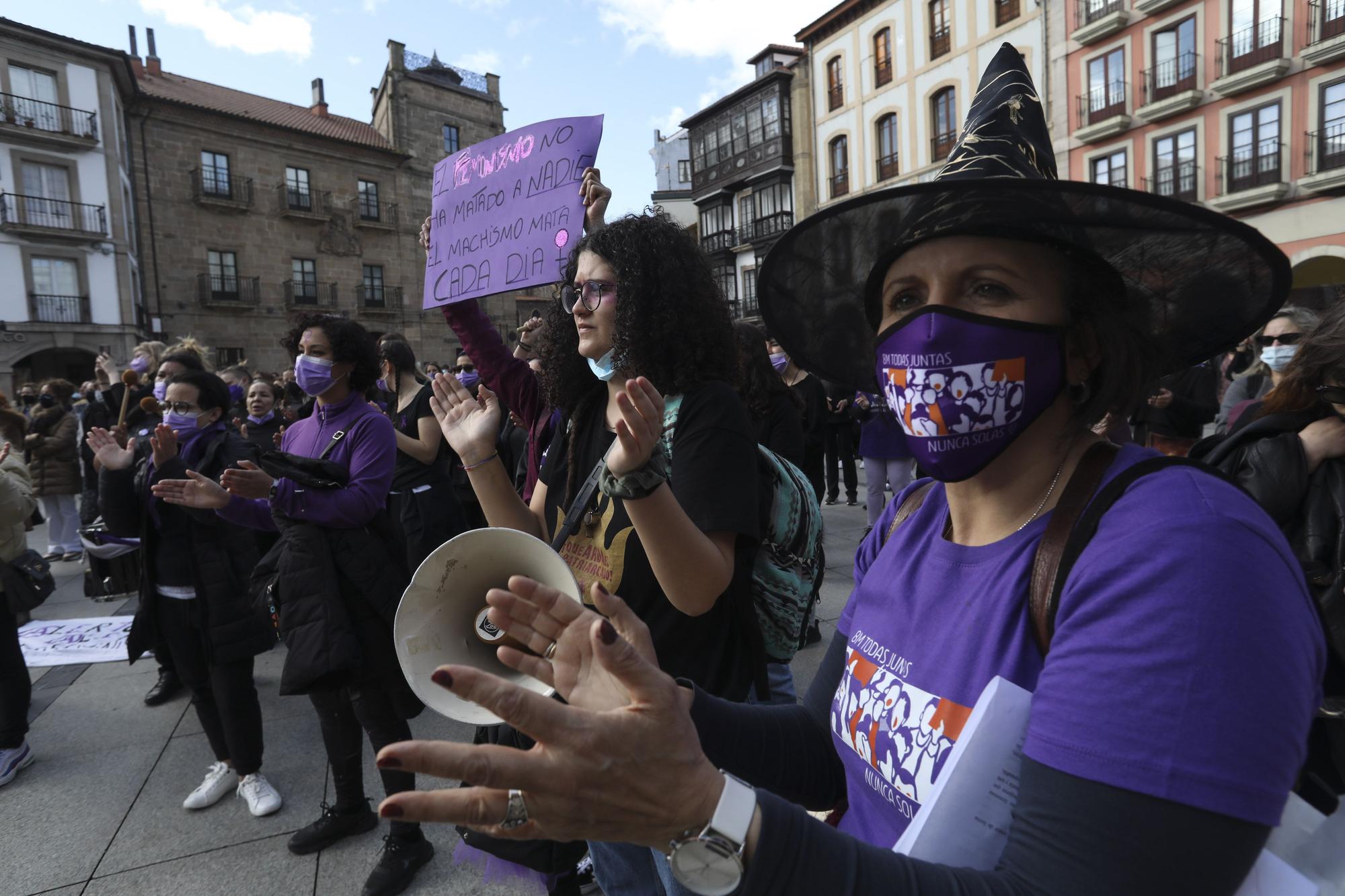 EN IMÁGENES: Así se vivió el Día de la Mujer (8M) en Avilés