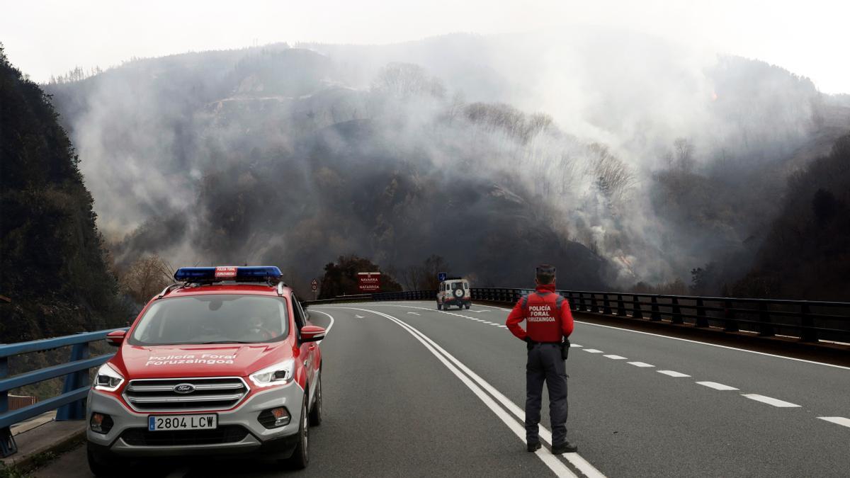 Un incendi a Navarra obliga a intervenir l’Exèrcit