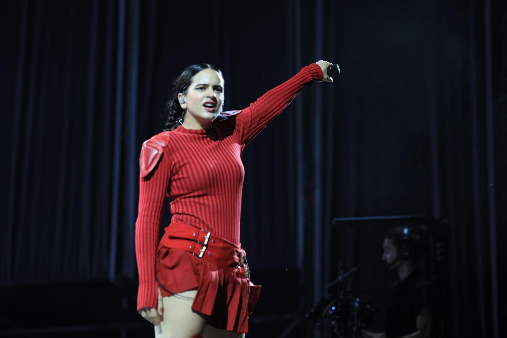 Rosalía, durante su concierto en el Marenostrum de Fuengirola