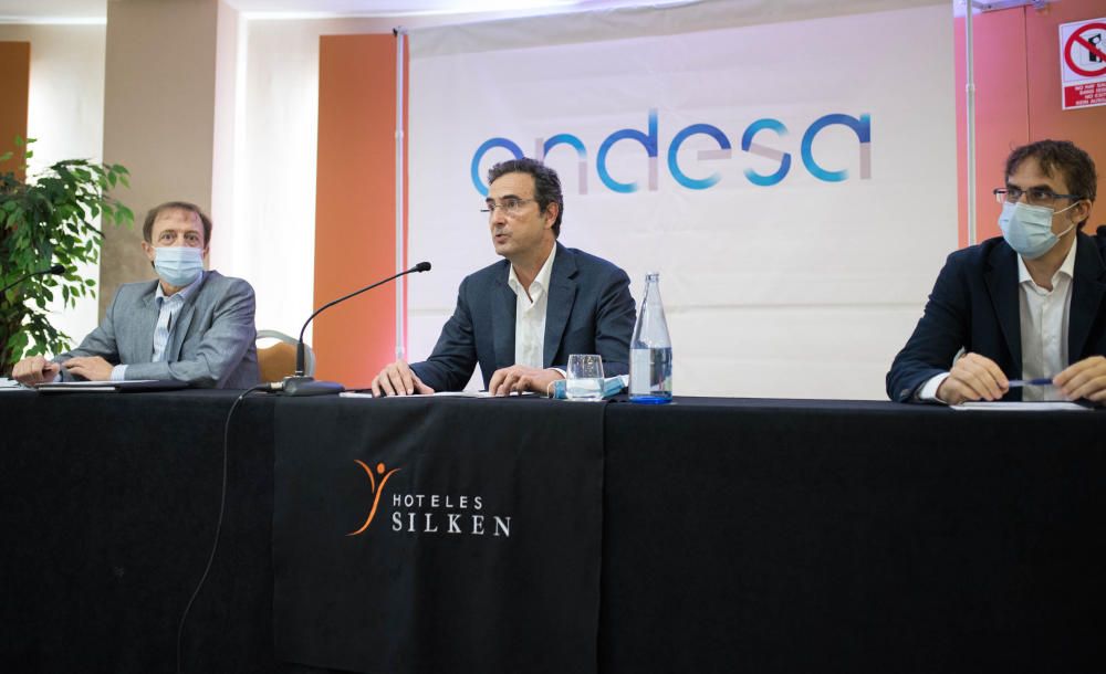 Informe presentado en el Hotel Silken, en Santa Cruz de Tenerife