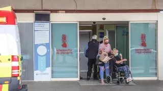 CCOO denuncia esperas de 18 horas en Urgencias del Hospital de Torrevieja y Sanidad lo niega