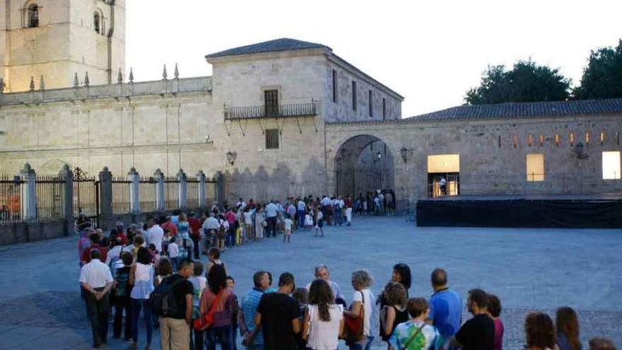 Exitoso debut de los títeres del Cerco en los jardines del Castillo