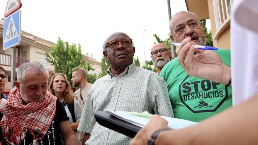 Aplazan el desahucio de Donato Ndongo hasta septiembre