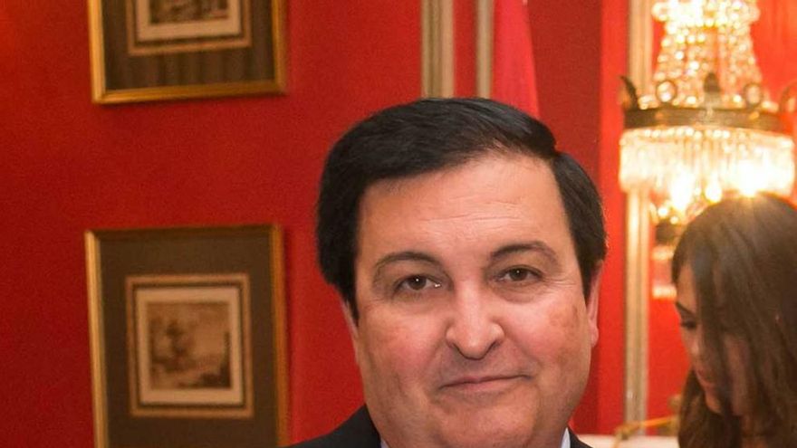 Luis Llaca.