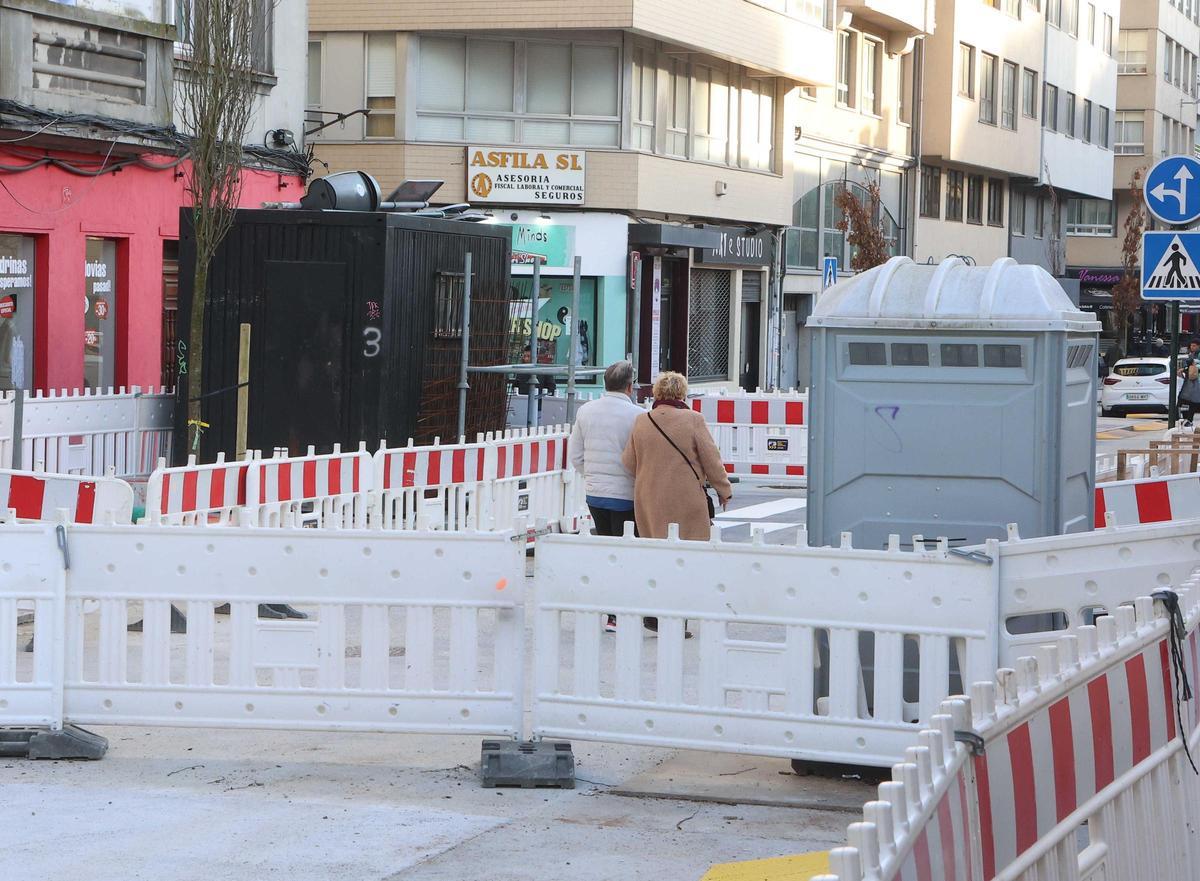 Las obras en la avenida de Os Mallos continúan un año después del inicio de los trabajos