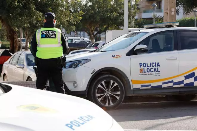 Ayuntamiento de Santa Eulària: «Hacemos todo lo que está en nuestra manos por la Policía Local»