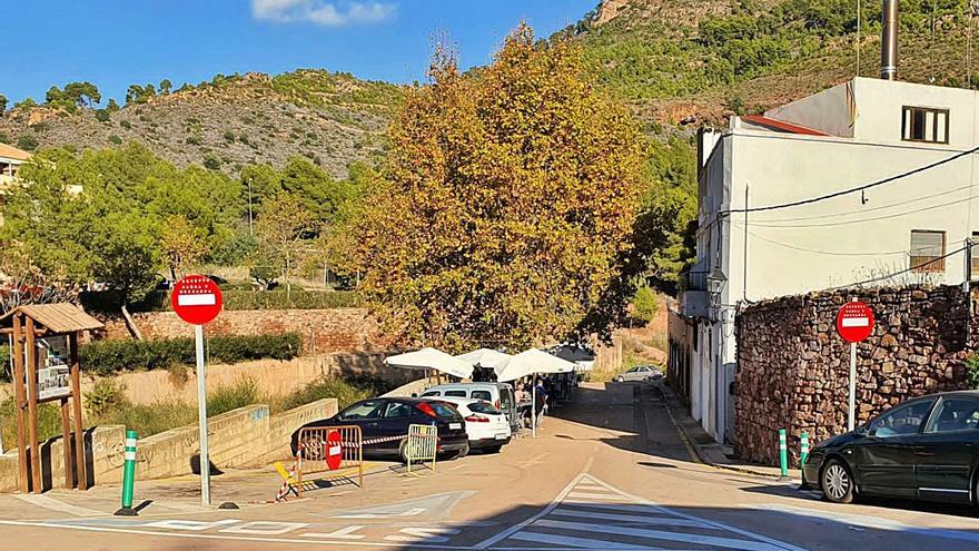 Una asociación de Nàquera presenta 3.000 firmas para reabrir el parking del Pastoret