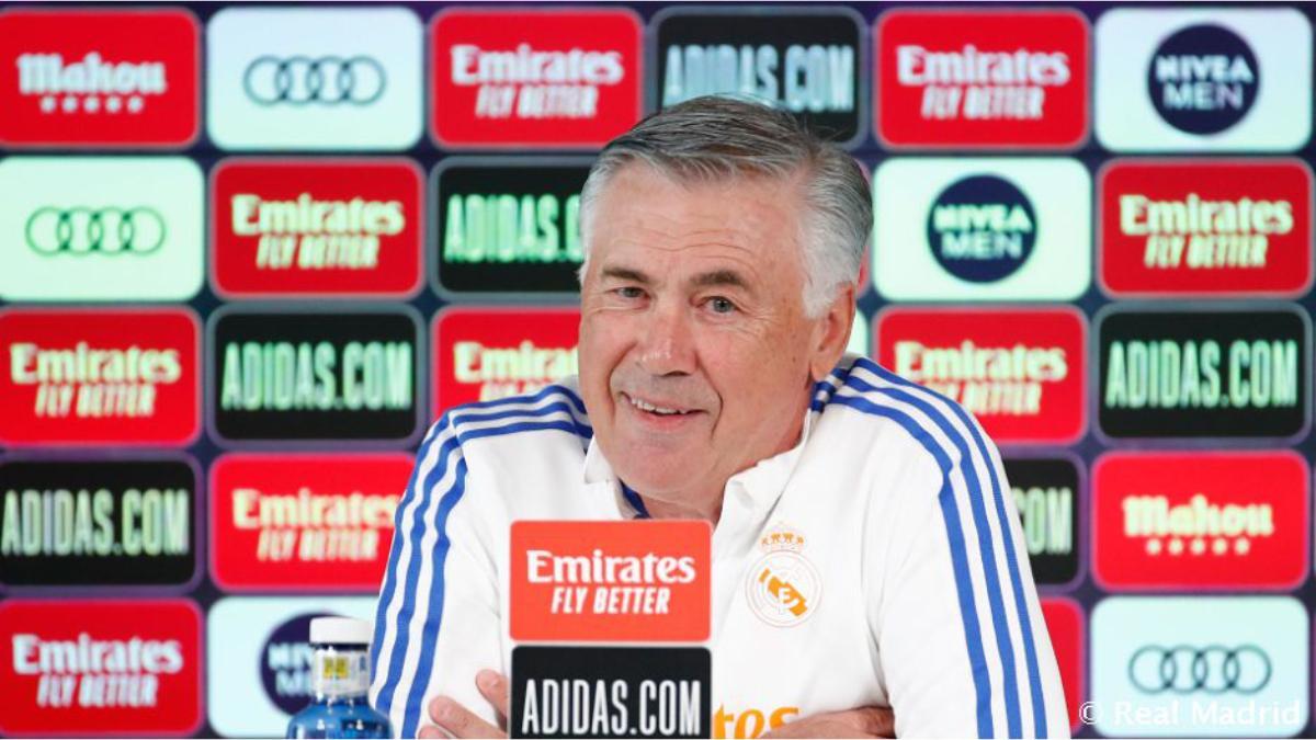 Carlo Ancelotti atiende a los medios de comunicación en la previa del Athletic-Real Madrid