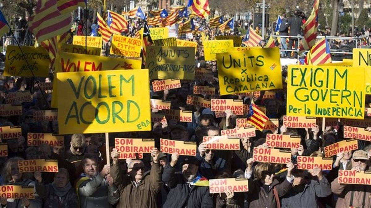 Manifestación de la ANC para reclamar un acuerdo entre Junts pel Sí y la CUP, el pasado 22 de noviembre en el Parc de la Ciutadella de Barcelona.
