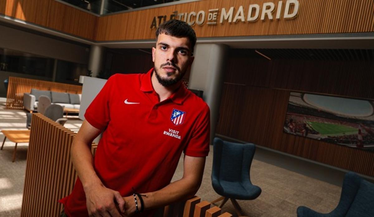 Puric, en el anuncio de su fichaje por el Atlético este verano.